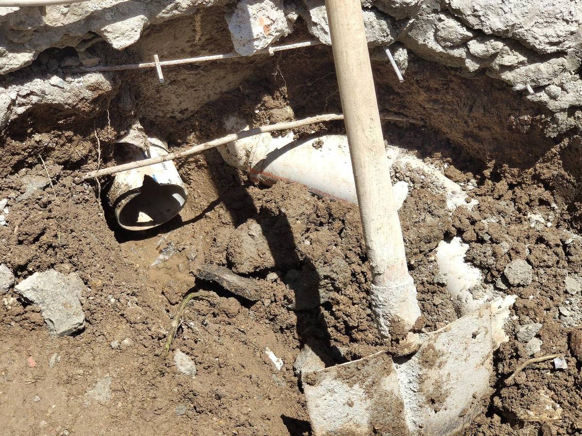 Private artesian water well and infrastructure depot